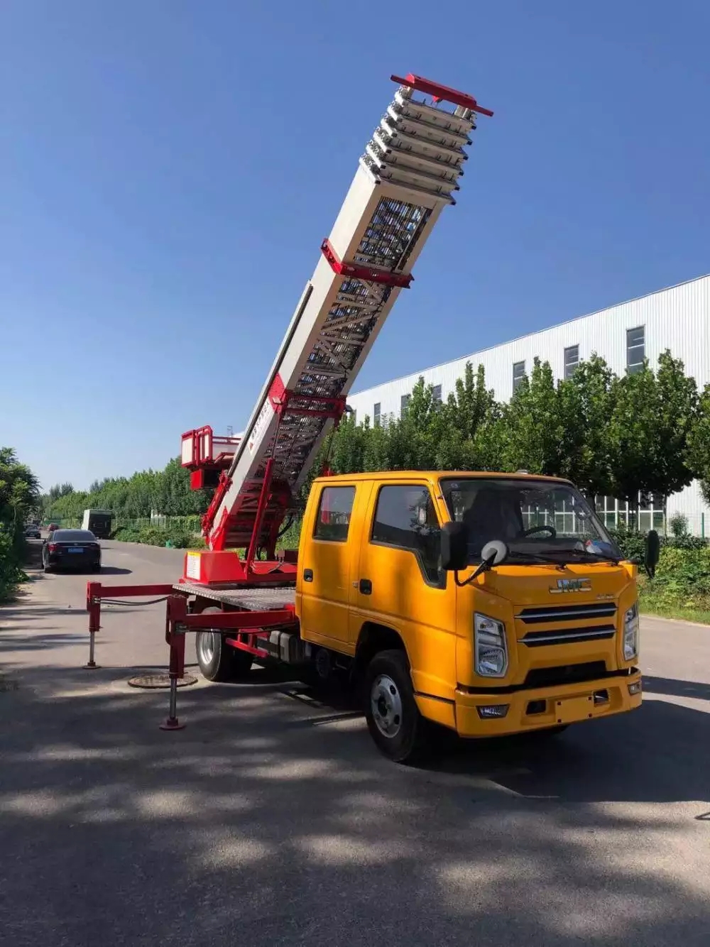 宣恩附近的云梯车出租服务：轻松解决高空作业需求